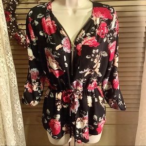 ☀️☀️J for Justify S - M Top hi lo black print zip front New